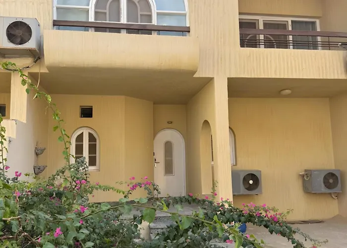 4 Bedroom Seaside Escape