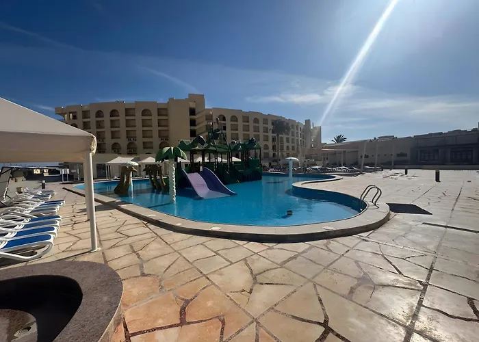 4 Bedroom Seaside Escape * Hurghada