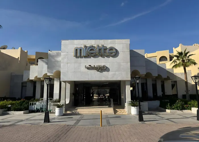 4 Bedroom Seaside Escape Villa Hurghada